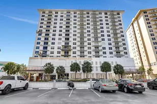 427 Golden Isles Dr, Hallandale Beach, FL 33009 - Photo 28