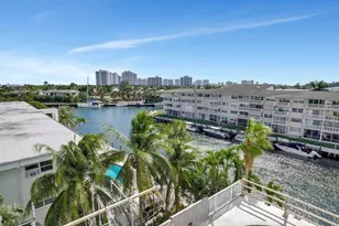 427 Golden Isles Dr, Hallandale Beach, FL 33009 - Photo 30