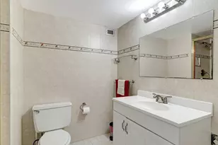 427 Golden Isles Dr, Hallandale Beach, FL 33009 - Photo 26