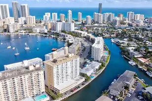 427 Golden Isles Dr, Hallandale Beach, FL 33009 - Photo 40