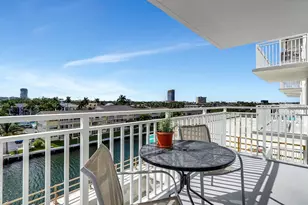 427 Golden Isles Dr, Hallandale Beach, FL 33009 - Photo 28