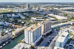 427 Golden Isles Dr, Hallandale Beach, FL 33009 - Photo 36