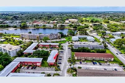 24 Golfs Edge #D, West Palm Beach, FL 33417 - Photo 2