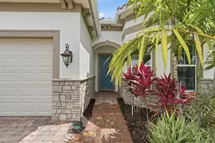10550 Northbrook Cir, Palm Beach Gardens, FL 33412 - Photo 2