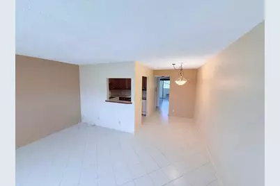 402 Markham S, Deerfield Beach, FL 33442 - Photo 4