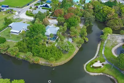 612 SE 6th Street, Stuart, FL 34994 - Photo 10