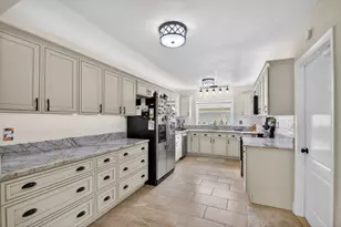 1262 Essex Dr, Wellington, FL 33414 - Photo 10