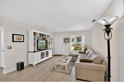 1262 Essex Drive, Wellington, FL 33414 - Photo 8