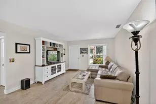 1262 Essex Dr, Wellington, FL 33414 - Photo 8