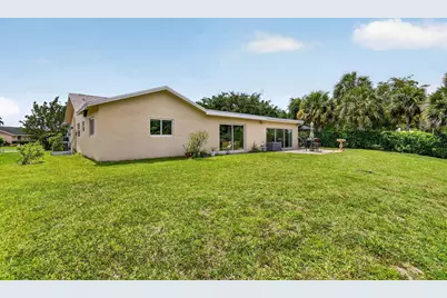 1262 Essex Drive, Wellington, FL 33414 - Photo 30