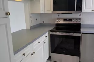 1100 Pine Dr, Pompano Beach, FL 33060 - Photo 8