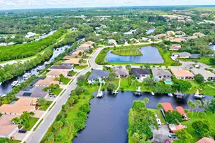 7186 SW Quiet River Ct, Stuart, FL 34997 - Photo 16