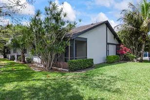 364 Quebec Ct, Royal Palm Beach, FL 33411 - Photo 8