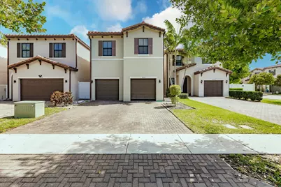 6026 Pine Tree Way #6026, Riviera Beach, FL 33410 - Photo 2