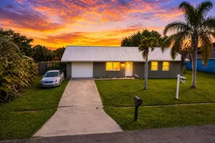 956 SE Browning Ave, Port Saint Lucie, FL 34983 - Photo 1