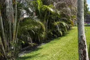 925 SW Worcester Ln SW, Port Saint Lucie, FL 34953 - Photo 52
