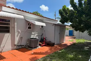 1674 NE 169th St, North Miami Beach, FL 33162 - Photo 16