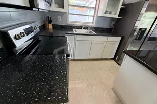 1674 NE 169th St, North Miami Beach, FL 33162 - Photo 6
