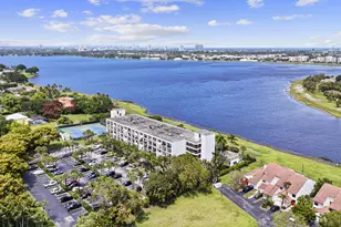 1830 Embassy Dr, West Palm Beach, FL 33401 - Photo 20
