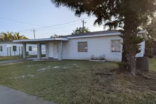 14521 Ellington St, Miami, FL 33176 - Photo 2