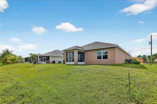 543 SW Whitmore Dr, Port Saint Lucie, FL 34984 - Photo 2