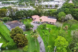 9351 NW 44th Pl, Coral Springs, FL 33065 - Photo 36