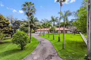 9351 NW 44th Pl, Coral Springs, FL 33065 - Photo 4