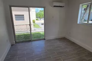 310 NW 16th Ave, Miami, FL 33125 - Photo 14