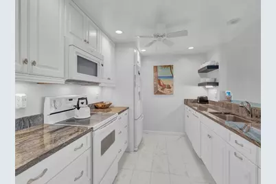 1700 Ocean Drive #306, Vero Beach, FL 32963 - Photo 8