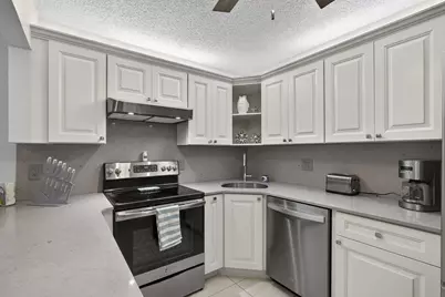 301 Pine Ridge Circle #B-2, Greenacres, FL 33463 - Photo 10