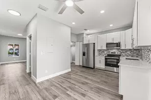 205 S Santa Catalina Cir, North Lauderdale, FL 33068 - Photo 8