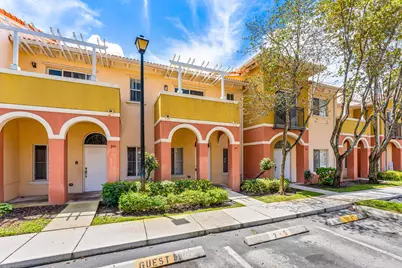 205 S Santa Catalina Circle #205, North Lauderdale, FL 33068 - Photo 2