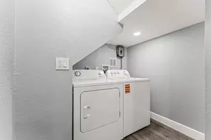 205 S Santa Catalina Cir, North Lauderdale, FL 33068 - Photo 12