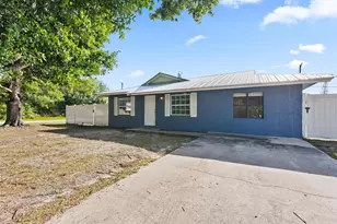 304 8th Ave SW, Vero Beach, FL 32962 - Photo 1
