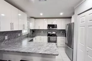 408 NW 108th Terrace NW, Pembroke Pines, FL 33026 - Photo 4