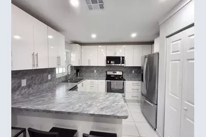 408 NW 108th Terrace NW #408, Pembroke Pines, FL 33026 - Photo 4