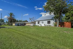 680 Mulberry St, Sebastian, FL 32958 - Photo 2