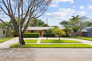 5018 SW 91st Terrace, Cooper City, FL 33328 - Photo 2