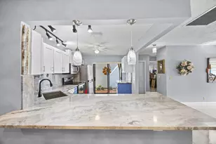 2640 Gately Dr W, West Palm Beach, FL 33415 - Photo 10