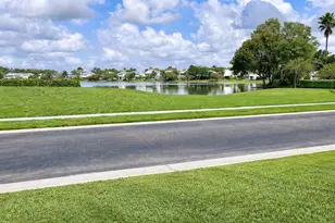 10614 Lake Shore Dr, Wellington, FL 33414 - Photo 2