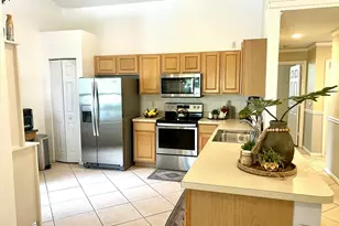 10614 Lake Shore Dr, Wellington, FL 33414 - Photo 8