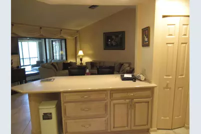 4 E Lexington Ln Lane E #F, Palm Beach Gardens, FL 33418 - Photo 2