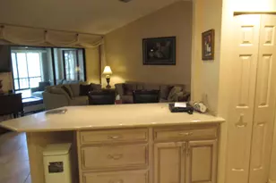 4 E Lexington Ln Ln E, Palm Beach Gardens, FL 33418 - Photo 2