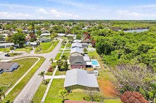 445 NE Armory Cir, Port Saint Lucie, FL 34983 - Photo 32