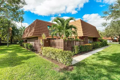 825 Center Street #3d, Jupiter, FL 33458 - Photo 1