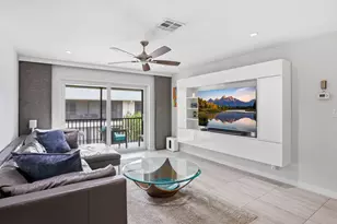 807 NE 1st St, Delray Beach, FL 33483 - Photo 1