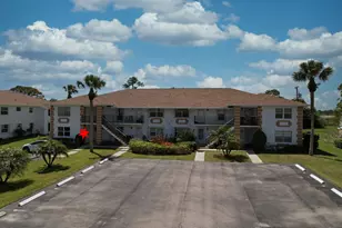 1217 S Lakes End Dr, Fort Pierce, FL 34982 - Photo 2