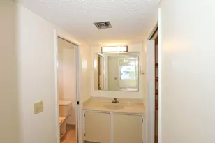 1217 S Lakes End Dr, Fort Pierce, FL 34982 - Photo 34