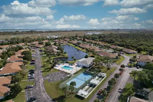 1217 S Lakes End Dr, Fort Pierce, FL 34982 - Photo 16