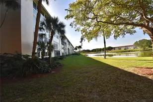 4301 Martinique Cir, Coconut Creek, FL 33066 - Photo 24